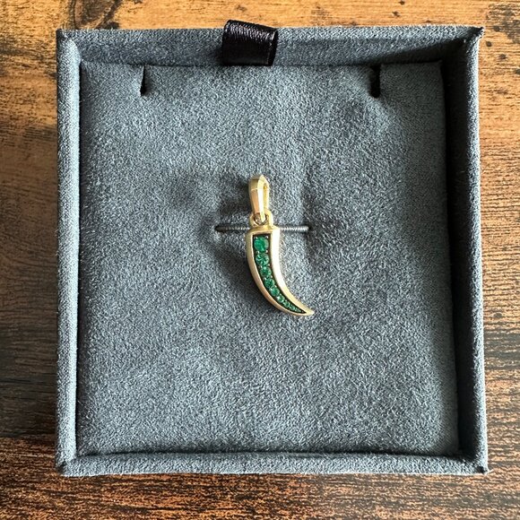 David Yurman Petrvs Claw Amulet Pendant in 18K Yellow Gold & Emeralds - Picture 2 of 16